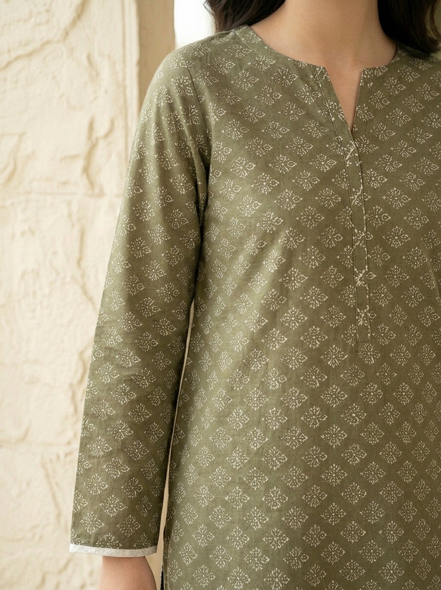 lawn 2 pc with printed trouser